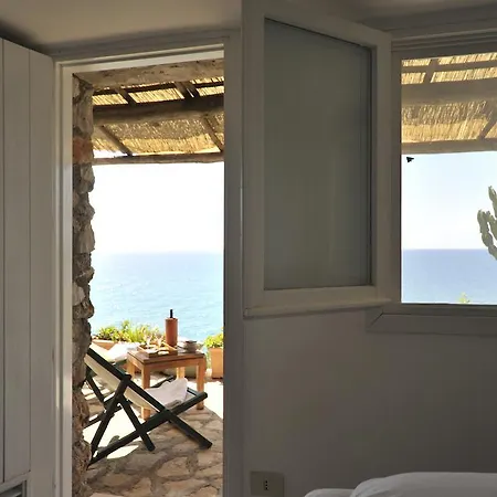 Couette-café Isola Di Eea 4*