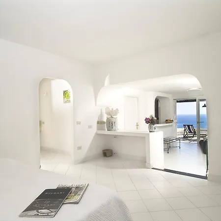Isola Di Eea 4*