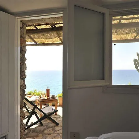 Isola Di Eea 4*