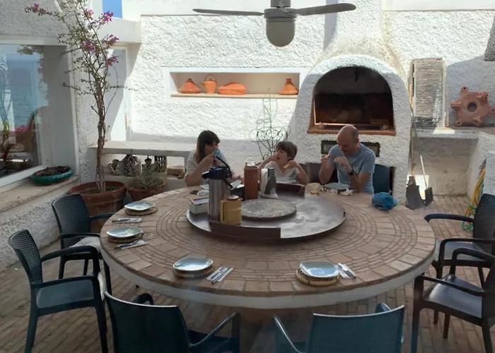 Isola Di Eea Bed and breakfast 4*