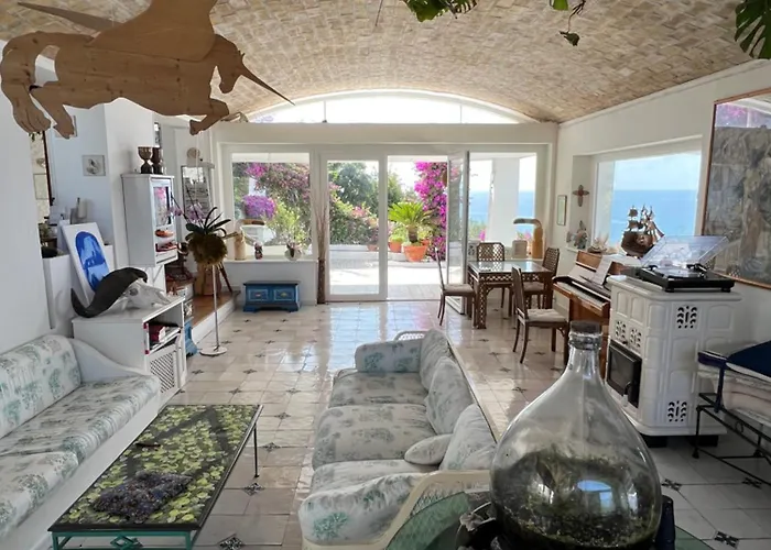 Isola Di Eea Bed and breakfast 4*