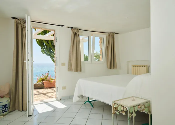 Isola Di Eea Bed and breakfast