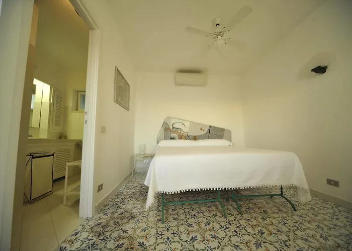 Isola Di Eea Bed and breakfast 4*